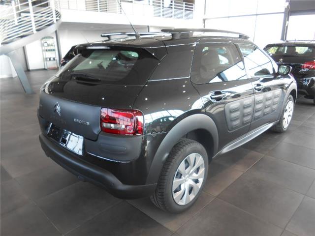 Left hand drive CITROEN C4 CACTUS BLUEHDI 100 FEEL